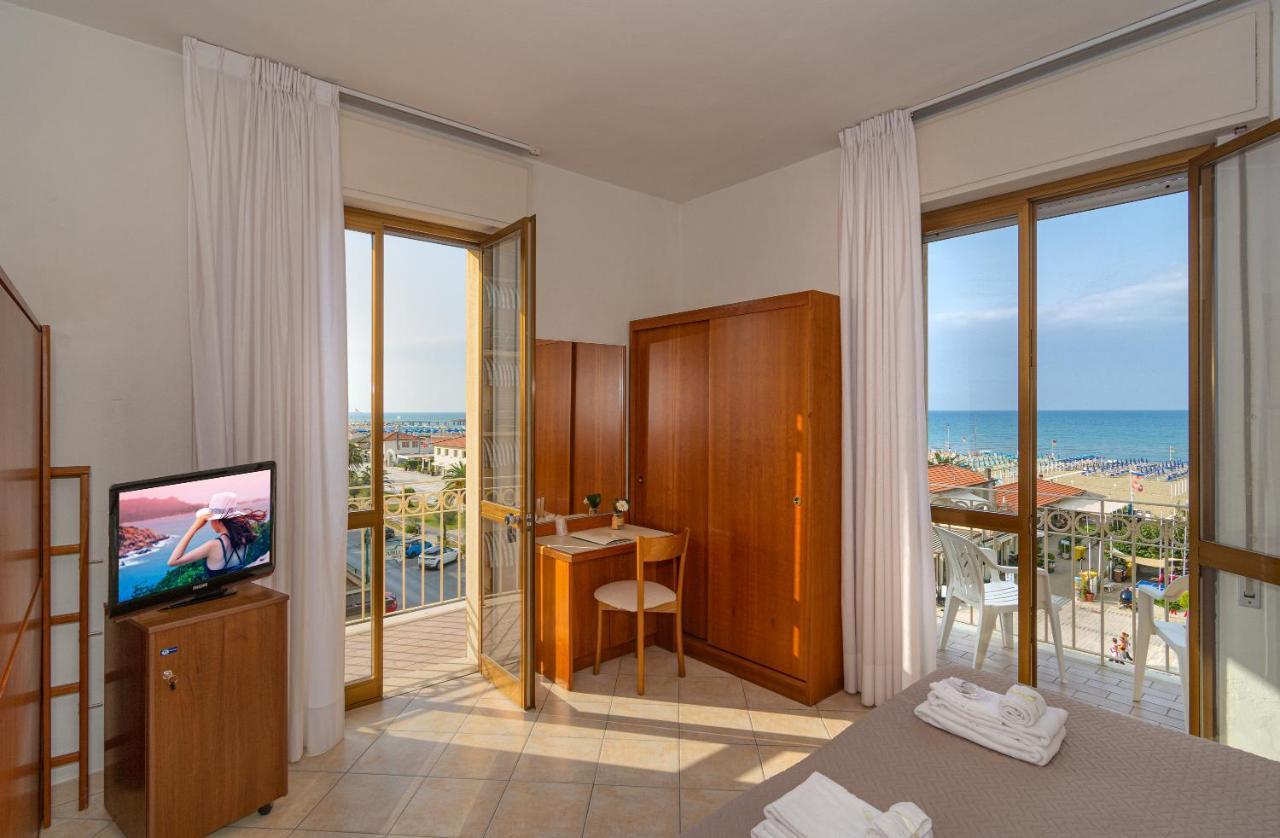 Hotel Brunella Лидо-ди-Камайоре Экстерьер фото