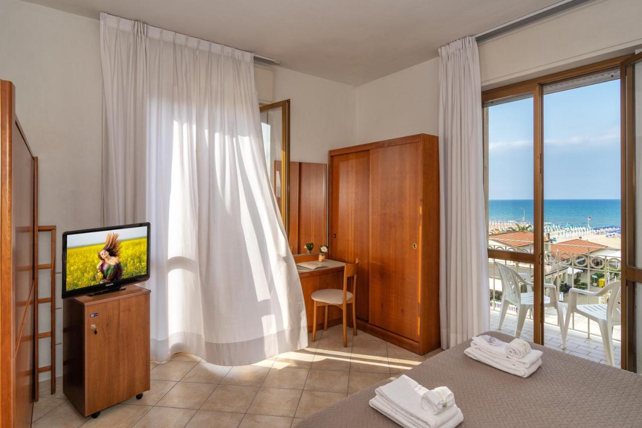 Hotel Brunella Лидо-ди-Камайоре Экстерьер фото