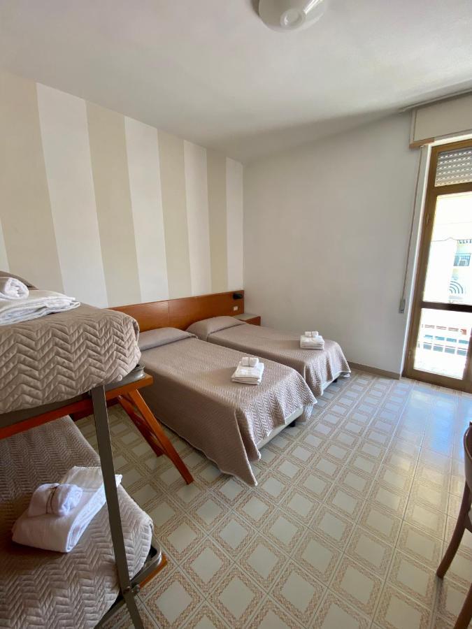 Hotel Brunella Лидо-ди-Камайоре Экстерьер фото