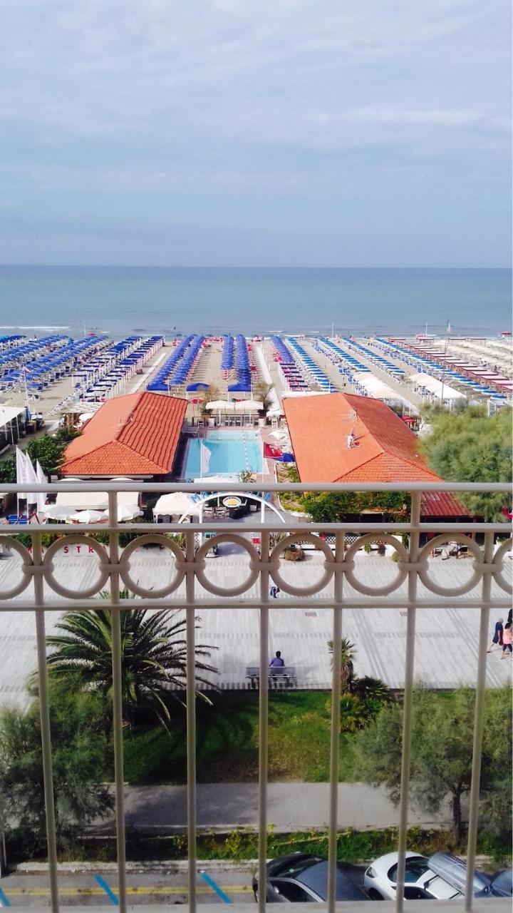 Hotel Brunella Лидо-ди-Камайоре Экстерьер фото