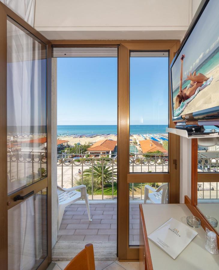 Hotel Brunella Лидо-ди-Камайоре Экстерьер фото