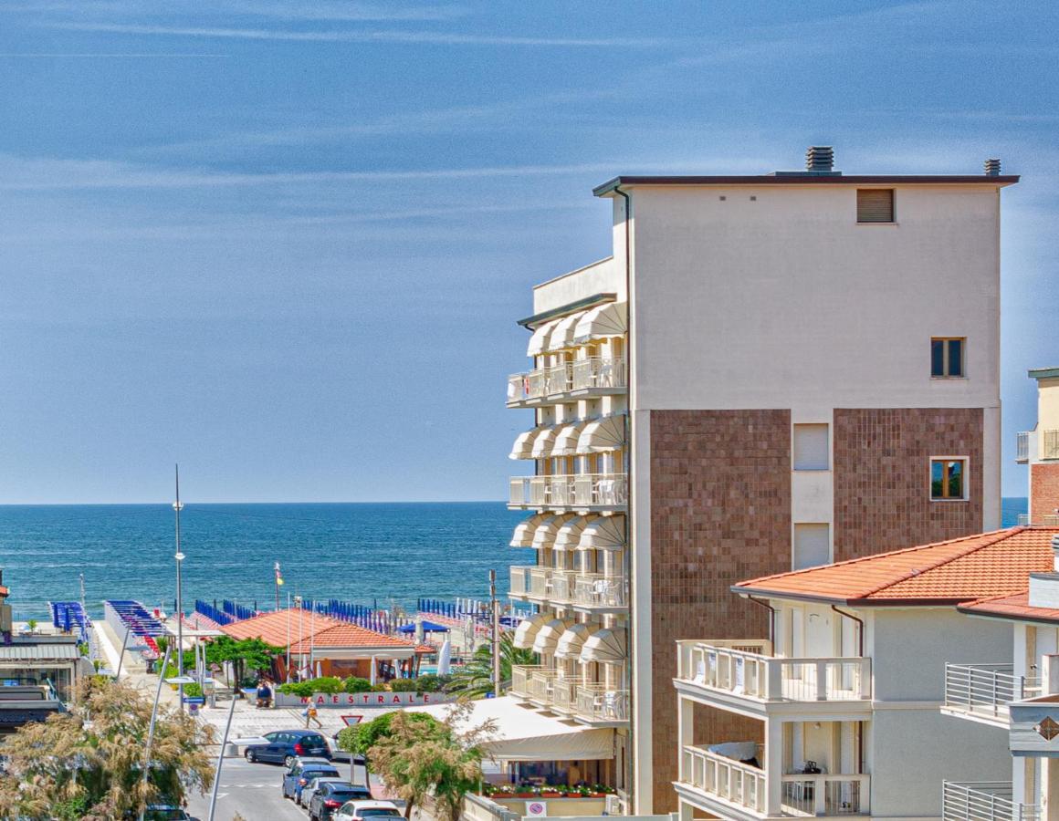 Hotel Brunella Лидо-ди-Камайоре Экстерьер фото